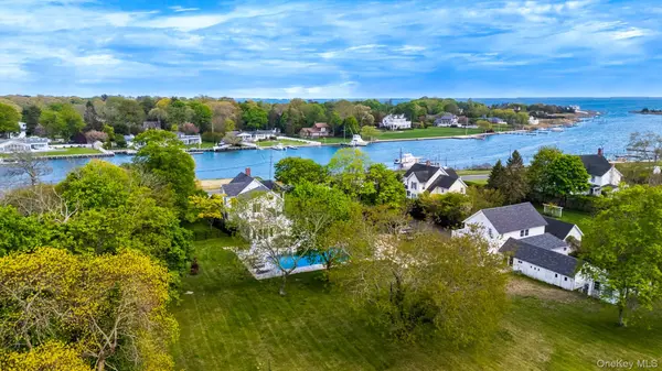 96 Lake AVE, Center Moriches, NY 11934
