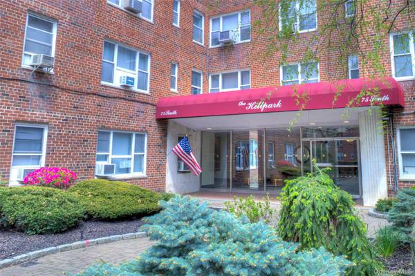75 S Middle Neck RD #4-G, Great Neck, NY 11021