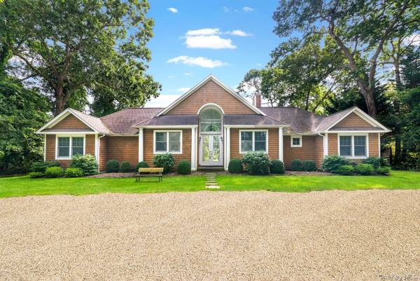20 Cutter CT, East Hampton, NY 11937