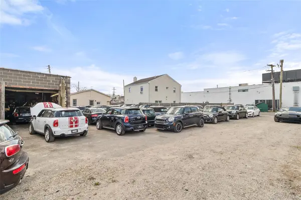5651-5661 Merrick RD, Massapequa, NY 11758