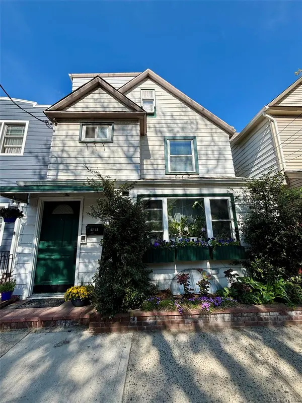 5715 66th ST, Maspeth, NY 11378