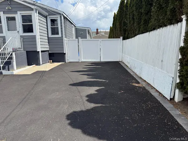 354 Beachview ST, Copiague, NY 11726
