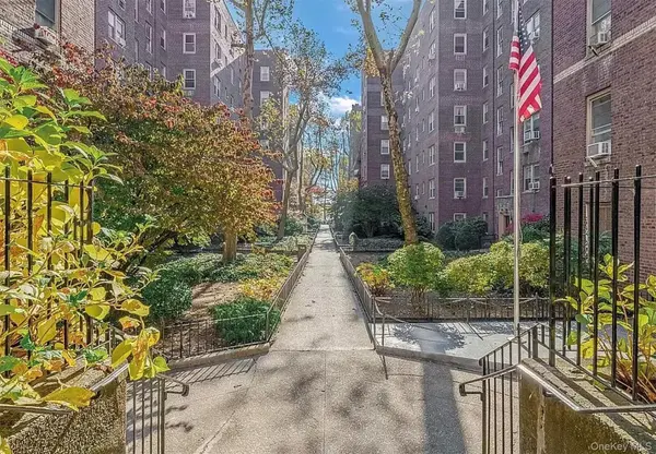 4310 48th AVE #4M, Woodside, NY 11377
