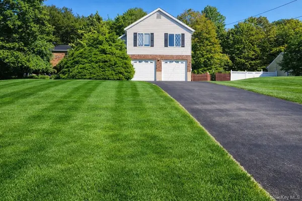 35 Depalma DR, Highland Mills, NY 10930