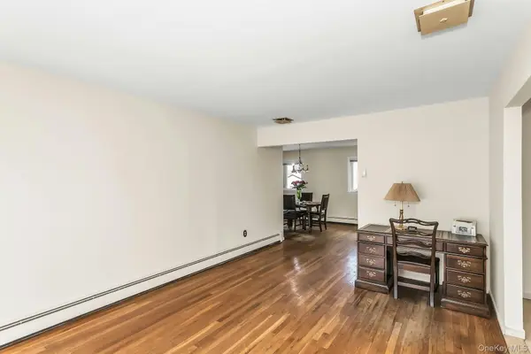 258 N Wisconsin AVE, North Massapequa, NY 11758