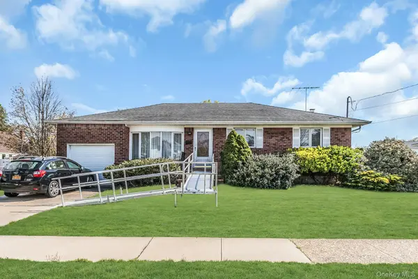 258 N Wisconsin AVE, North Massapequa, NY 11758