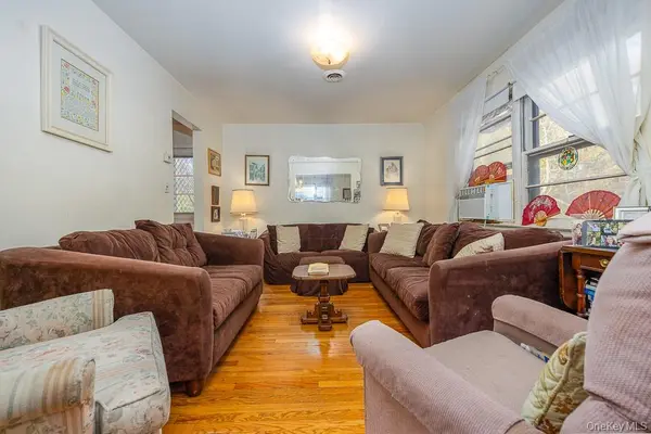 17 Parker BLVD, Monsey, NY 10952