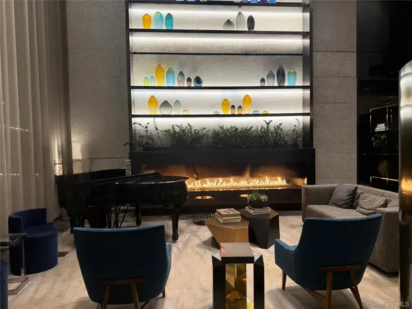 252 South ST #33N, New York (manhattan), NY 10002