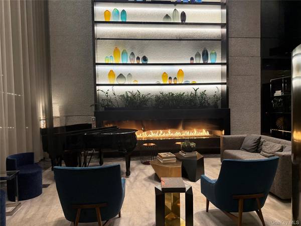 252 South ST #33N, New York (manhattan), NY 10002