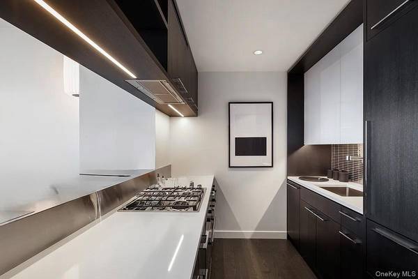 252 South ST #33N, New York (manhattan), NY 10002