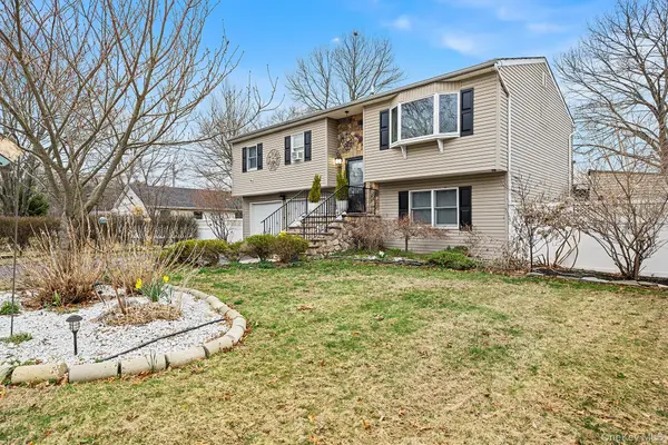 549 4th ST, Ronkonkoma, NY 11779