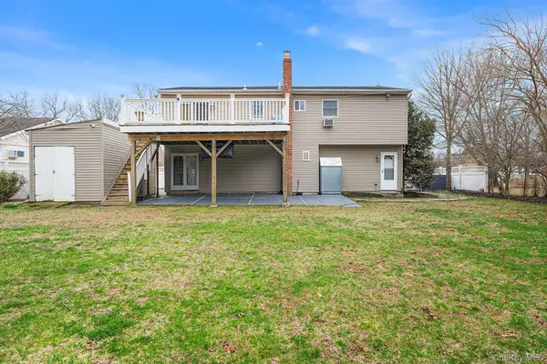 549 4th ST, Ronkonkoma, NY 11779