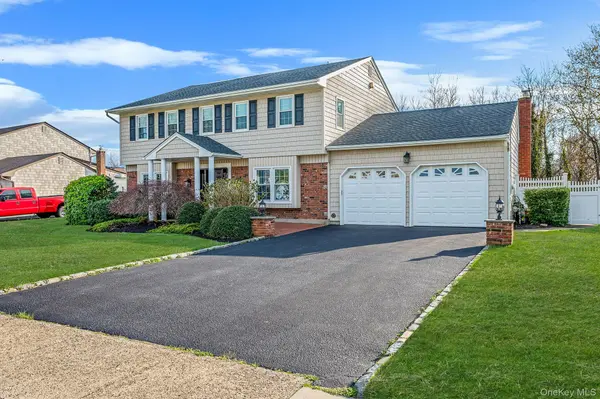 128 Pace DR, West Islip, NY 11795