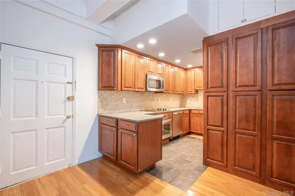 124 Pelhamdale AVE #9A, Pelham, NY 10803