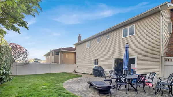 2026 Bliss PL, Merrick, NY 11566