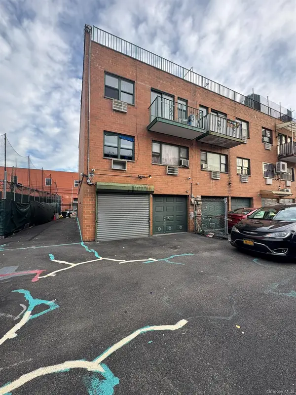34-26 10th ST, Astoria, NY 11106