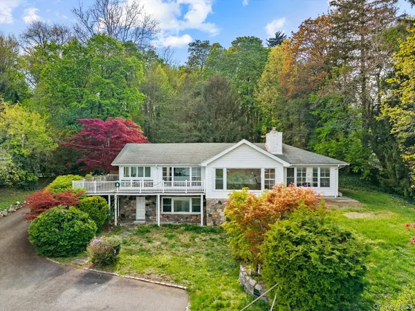 355 E Shore RD, Great Neck, NY 11023