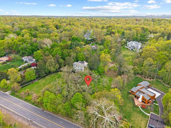 367 E Shore RD, Great Neck, NY 11023