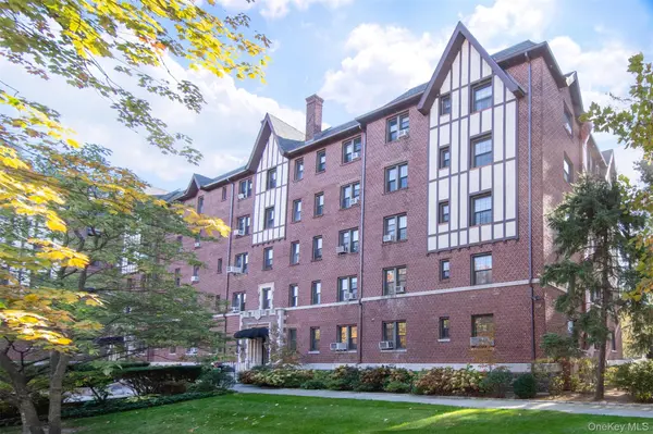 622 Pelhamdale AVE #16, Pelham, NY 10803