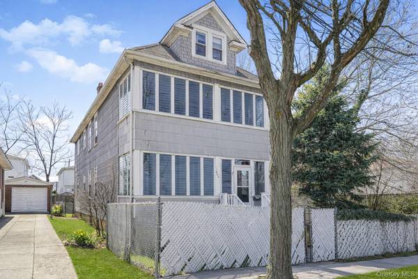 202 Dixon AVE, Staten Island, NY 10303