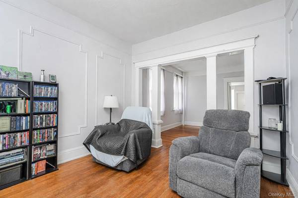 202 Dixon AVE, Staten Island, NY 10303