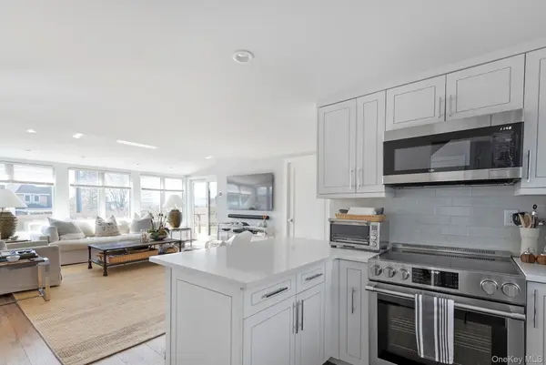23 Landing LN, Southampton, NY 11968