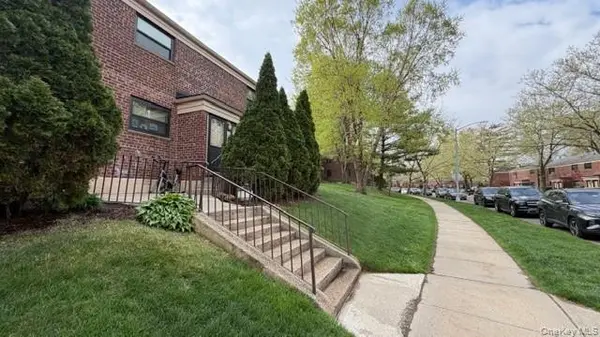 219-50 74th AVE #328A2, Bayside, NY 11364