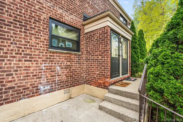 219-50 74th AVE #328A2, Bayside, NY 11364