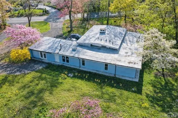 107A Wildwood RD, Great Neck, NY 11024