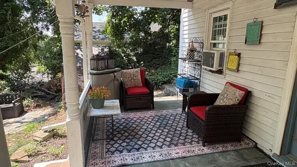 1673 Northern BLVD, Roslyn, NY 11576