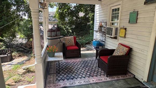 1673 Northern BLVD, Roslyn, NY 11576