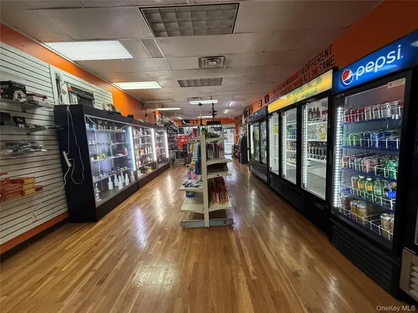 614 Sunrise HWY, West Babylon, NY 11704