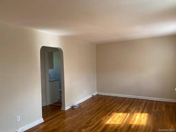 263-06 73rd AVE #A-2, Glen Oaks, NY 11004