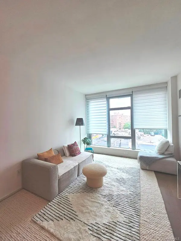 133-27 39th AVE #3N, Flushing, NY 11354