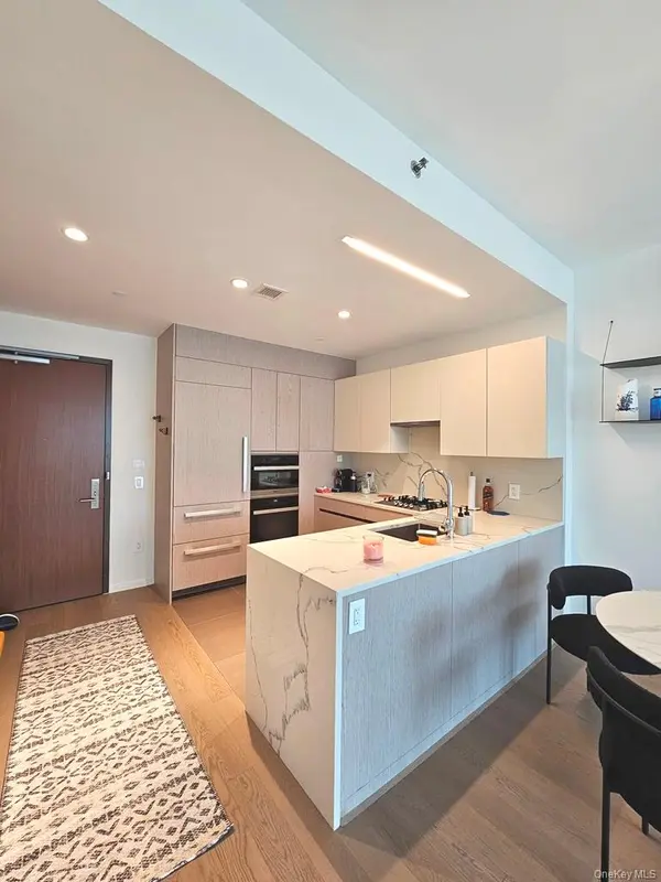 133-27 39th AVE #3N, Flushing, NY 11354