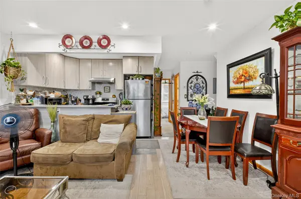 6207 Alderton ST, Rego Park, NY 11374