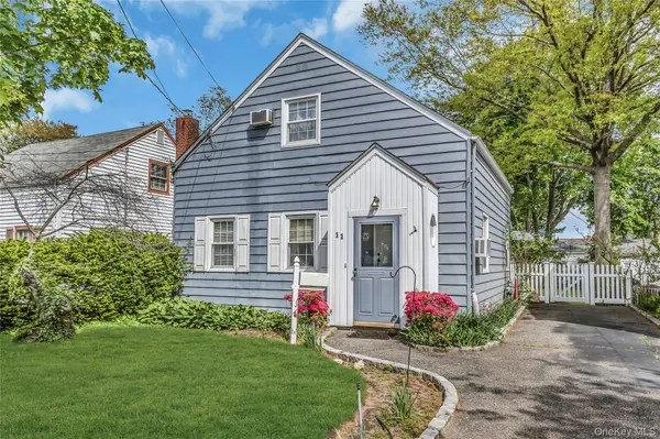 11 Skidmore PL, Valley Stream, NY 11581