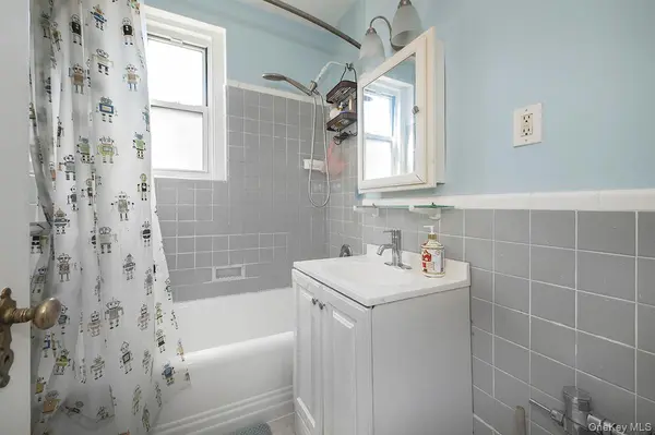 72-15 37th AVE #6A, Jackson Heights, NY 11372