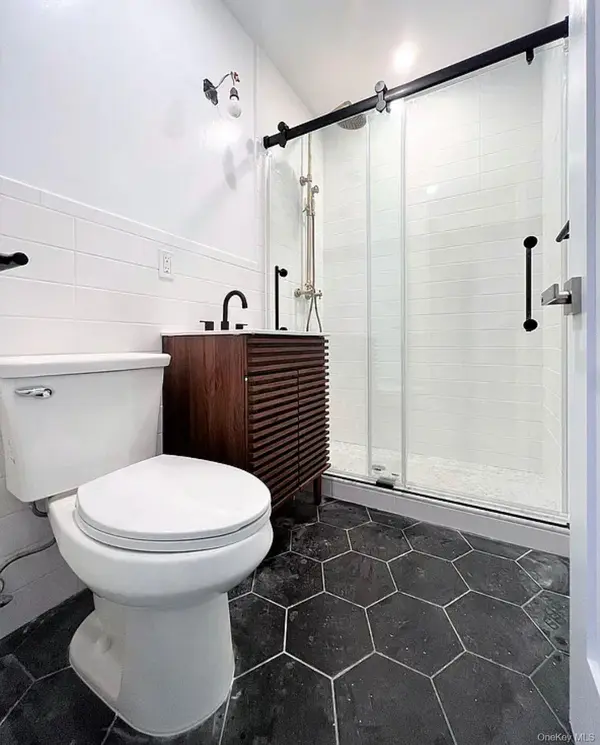4112 20th AVE, Astoria, NY 11105