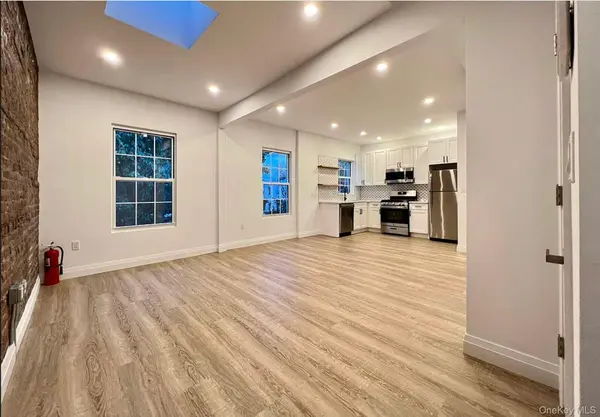 4112 20th AVE, Astoria, NY 11105