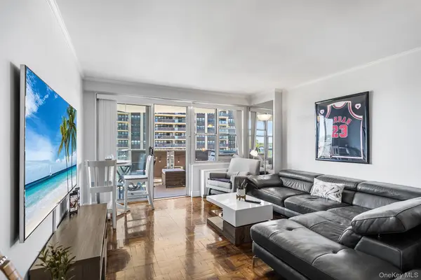 1785 215th ST #4L, Bayside, NY 11360