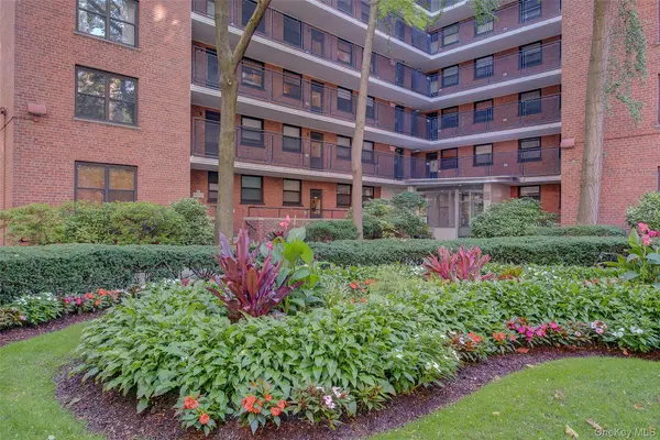 35-51 85 ST #2c, Jackson Heights, NY 11372