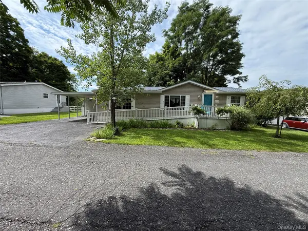 217 Brittany TER #217, Rock Tavern, NY 12575