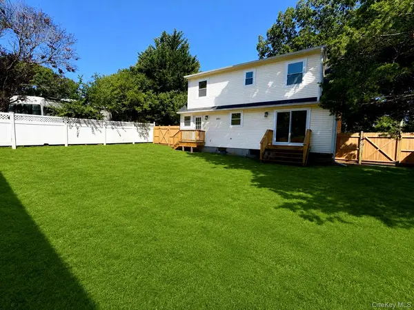 91 17th ST, Wading River, NY 11792