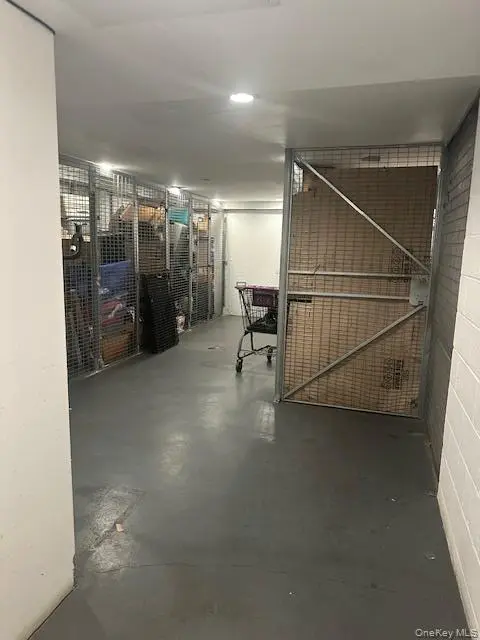 4511 Broadway, Astoria, NY 11103