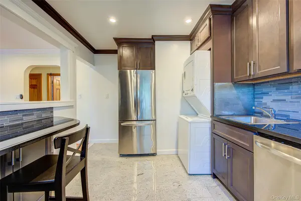 7401 220th ST #132B2, Oakland Gardens, NY 11364