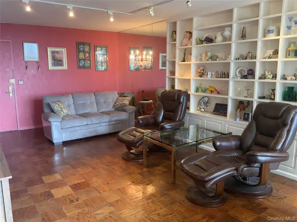 27010 Grand Central Pkwy #6A, Floral Park, NY 11005