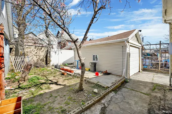 88-37 187th ST, Hollis, NY 11423