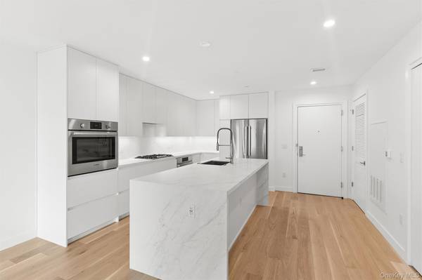 140 Boardwalk #905, Long Beach, NY 11561