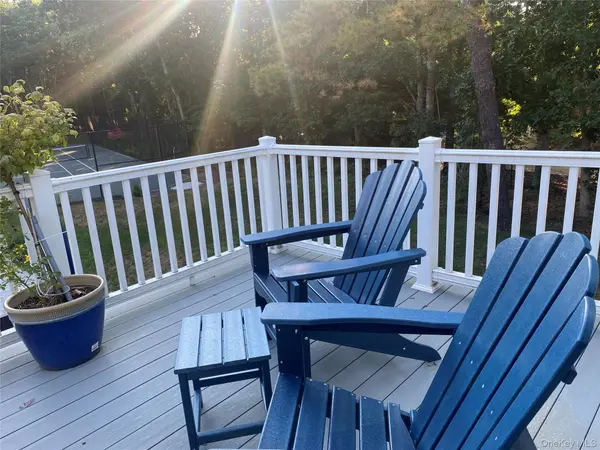 27 Deer PATH, Quogue, NY 11959
